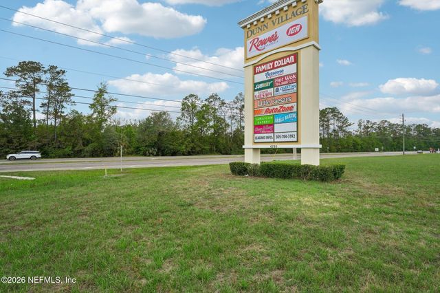 12675 GREEN MEADOW Drive, Jacksonville, FL 32218