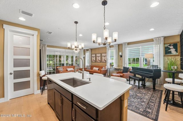 12675 GREEN MEADOW Drive, Jacksonville, FL 32218