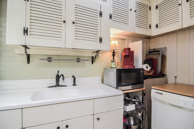 140 Mendon St, Hopedale, MA 01747