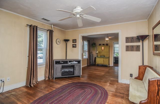 140 Mendon St, Hopedale, MA 01747