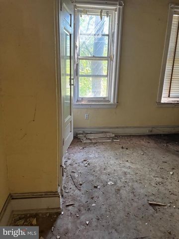 5828 SANSOM ST, Philadelphia, PA 19139