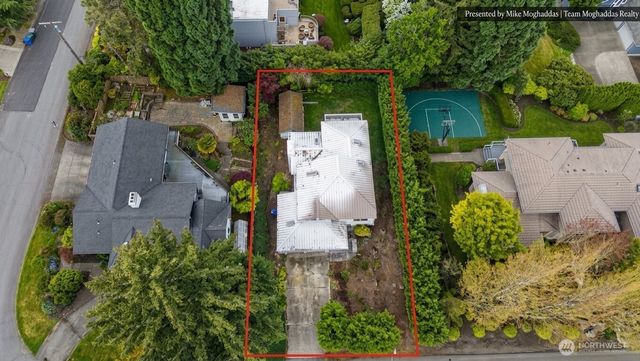 2915 98th Avenue NE, Clyde Hill, WA 98004