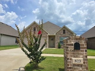 823 Lindsey Ln, Whitehouse, TX 75791