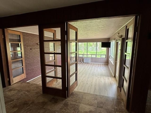 530 Circle Way Drive, Lake Jackson, TX 77566