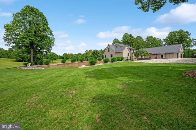 12048 BRISTERSBURG RD, Midland, VA 22728