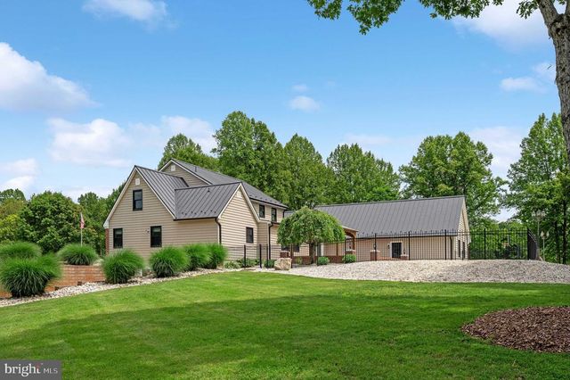 12048 BRISTERSBURG RD, Midland, VA 22728