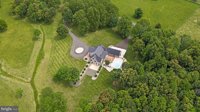 12048 BRISTERSBURG RD, Midland, VA 22728
