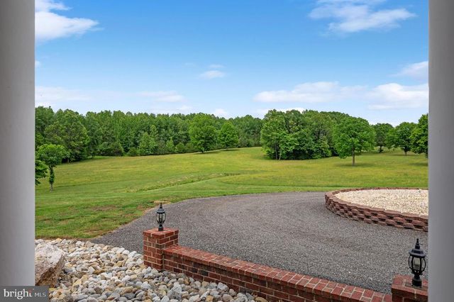 12048 BRISTERSBURG RD, Midland, VA 22728