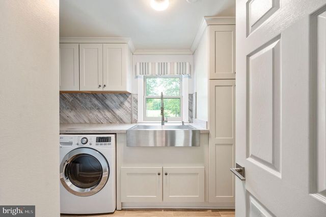 12048 BRISTERSBURG RD, Midland, VA 22728
