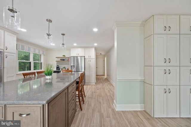 12048 BRISTERSBURG RD, Midland, VA 22728