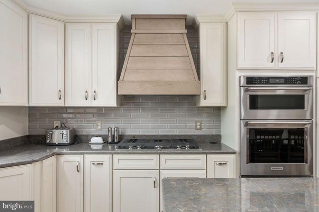 12048 BRISTERSBURG RD, Midland, VA 22728