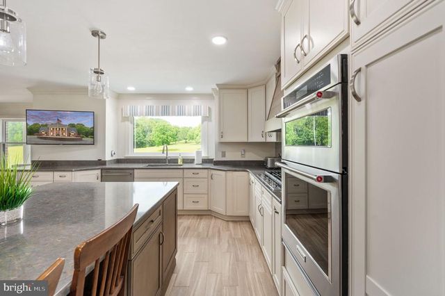 12048 BRISTERSBURG RD, Midland, VA 22728