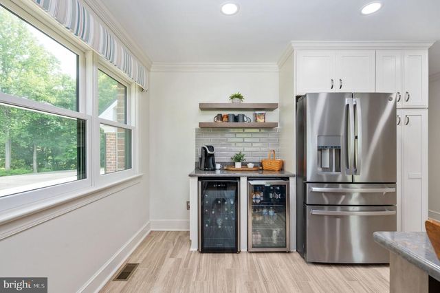 12048 BRISTERSBURG RD, Midland, VA 22728