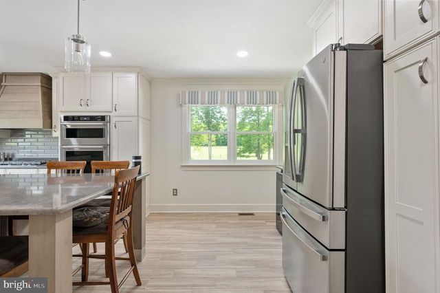 12048 BRISTERSBURG RD, Midland, VA 22728