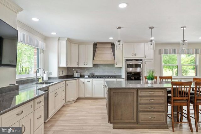 12048 BRISTERSBURG RD, Midland, VA 22728