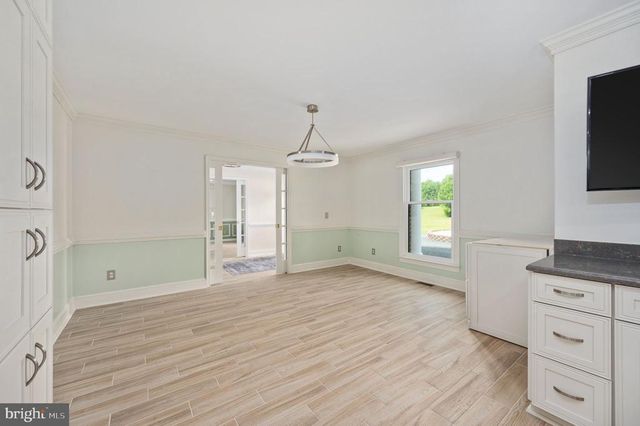 12048 BRISTERSBURG RD, Midland, VA 22728