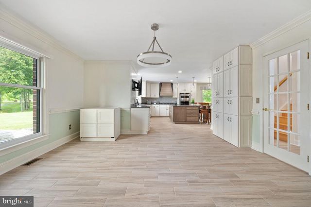 12048 BRISTERSBURG RD, Midland, VA 22728