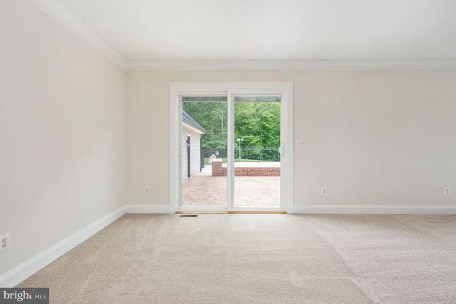 12048 BRISTERSBURG RD, Midland, VA 22728
