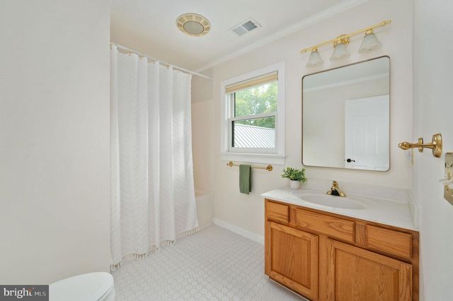 12048 BRISTERSBURG RD, Midland, VA 22728