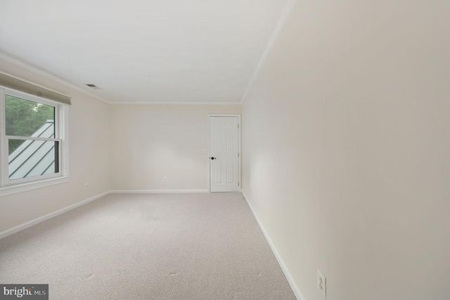 12048 BRISTERSBURG RD, Midland, VA 22728