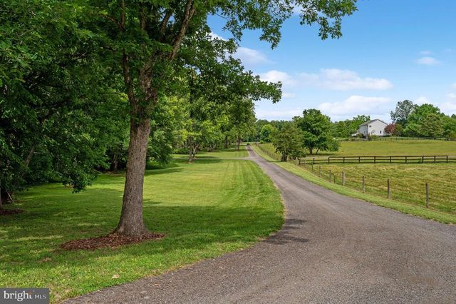 12048 BRISTERSBURG RD, Midland, VA 22728