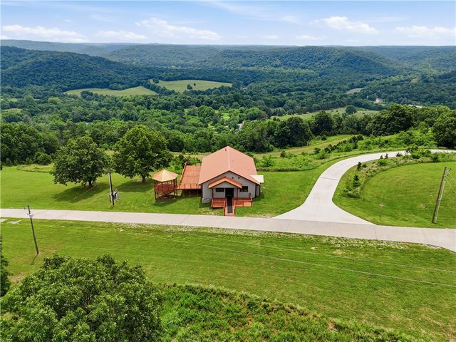612 Madison 1556, Eureka Springs, AR 72632