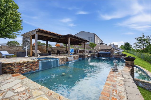 612 Madison 1556, Eureka Springs, AR 72632