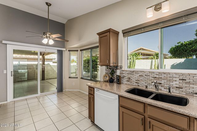 10728 W IRMA Lane, Peoria, AZ 85373