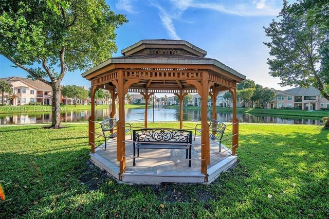 705 Belmont Ln 705, North Lauderdale, FL 33068
