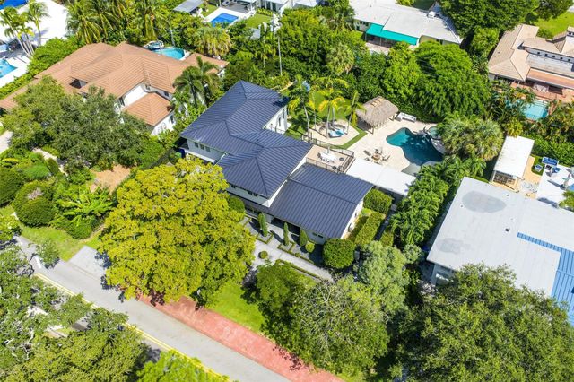 2421 NE 12th Street, Fort Lauderdale, FL 33304