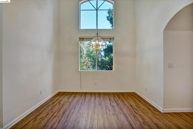 550 Apple Hill Dr, Brentwood, CA 94513
