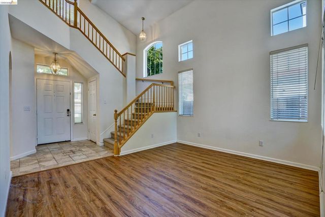 550 Apple Hill Dr, Brentwood, CA 94513