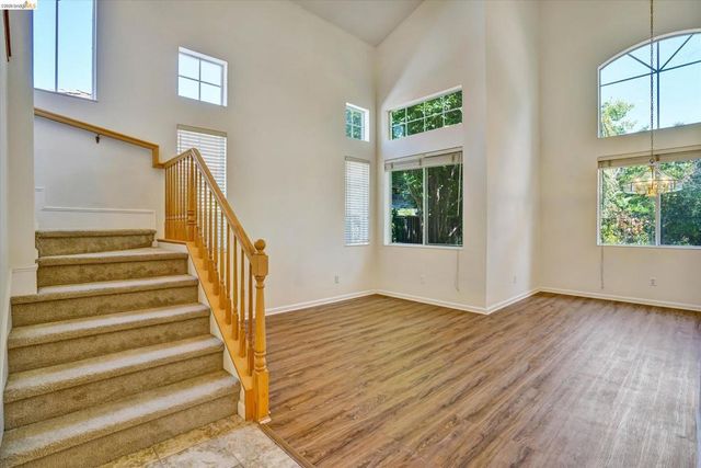 550 Apple Hill Dr, Brentwood, CA 94513