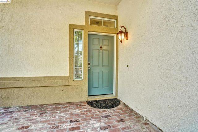 550 Apple Hill Dr, Brentwood, CA 94513