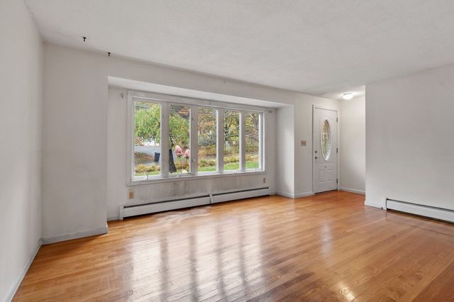 1106 Wachusett St, Holden, MA 01522