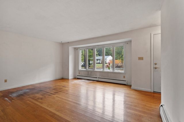 1106 Wachusett St, Holden, MA 01522