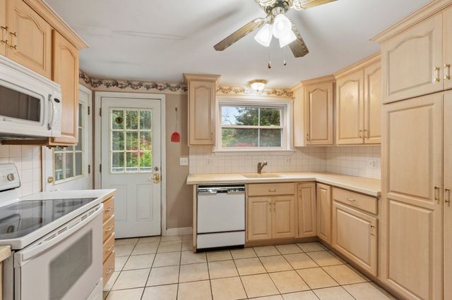 1106 Wachusett St, Holden, MA 01522