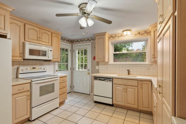 1106 Wachusett St, Holden, MA 01522