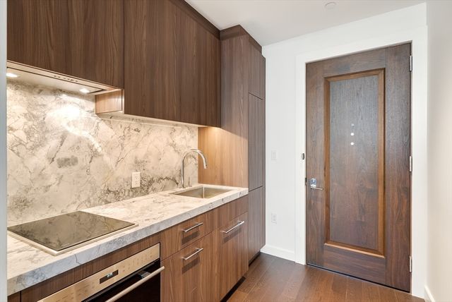 430 Stuart Street 1518, Boston, MA 02116