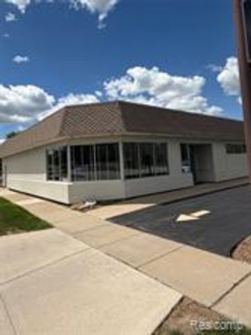 28501 Little Mack Avenue, Saint Clair Shores, MI 48081