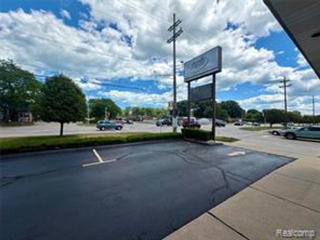 28501 Little Mack Avenue, Saint Clair Shores, MI 48081