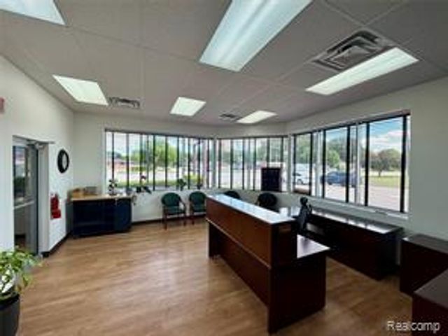 28501 Little Mack Avenue, Saint Clair Shores, MI 48081