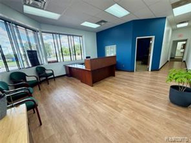 28501 Little Mack Avenue, Saint Clair Shores, MI 48081