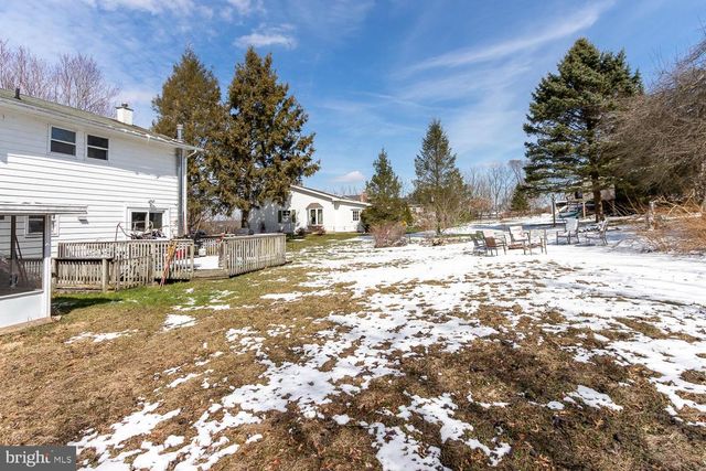 239 MEADOW LN, Pennsylvania Furnace, PA 16865