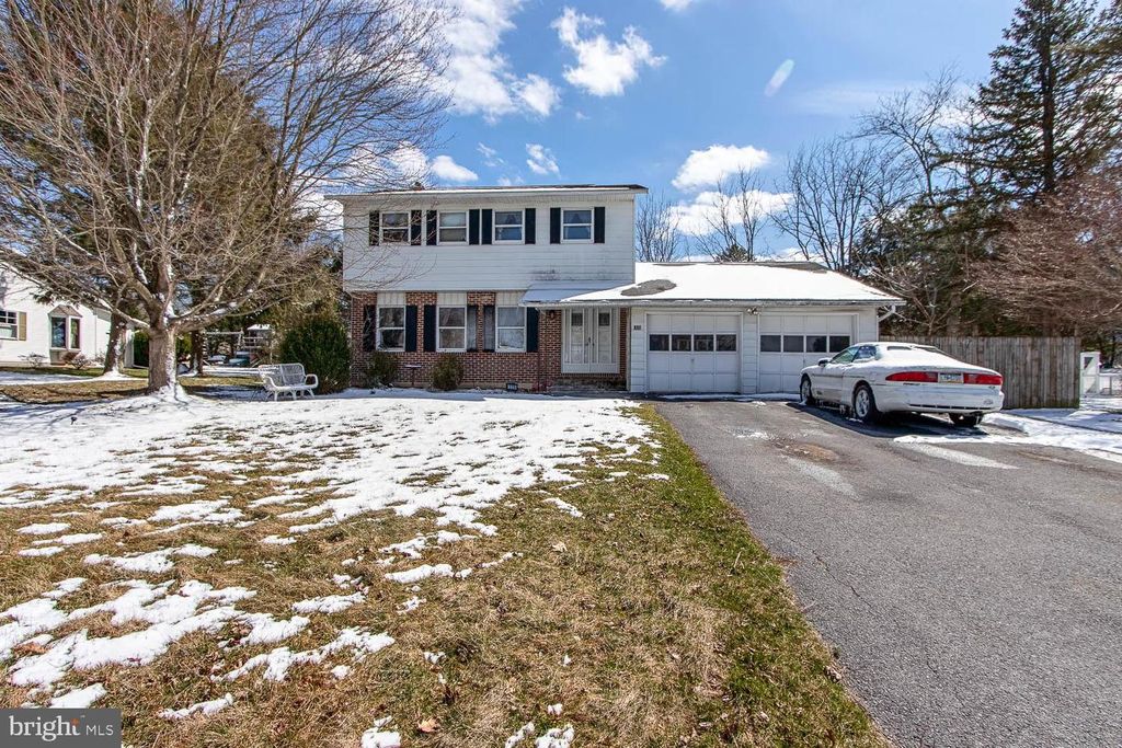 239 MEADOW LN, Pennsylvania Furnace, PA 16865