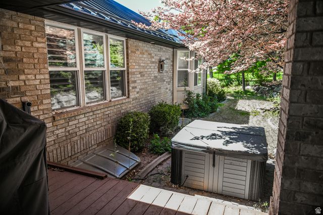 1698 E LAKEVIEW WAY, Ogden, UT 84403