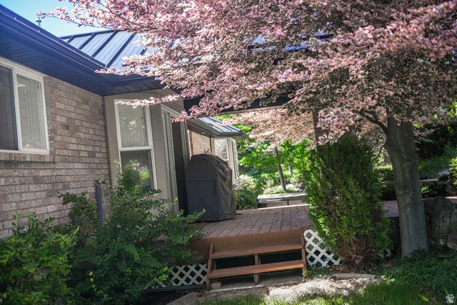 1698 E LAKEVIEW WAY, Ogden, UT 84403