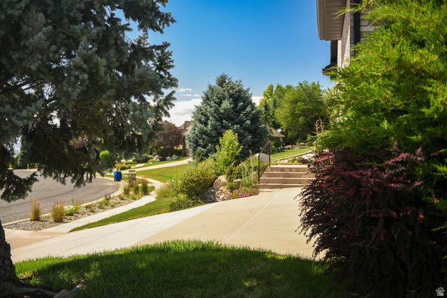 1698 E LAKEVIEW WAY, Ogden, UT 84403