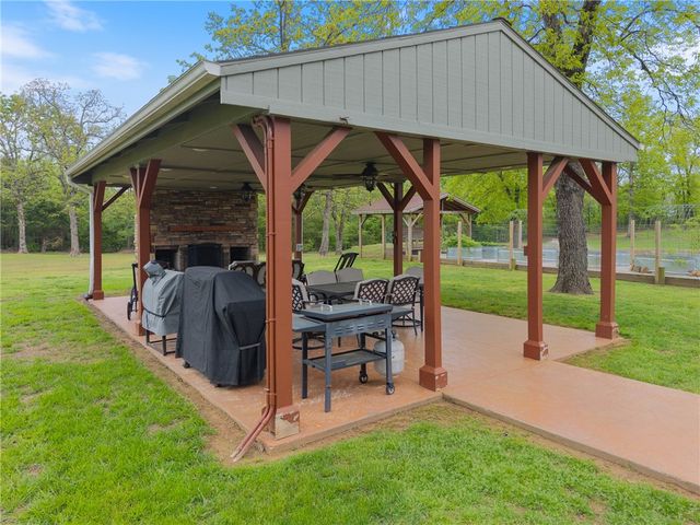 14620 Ravenwood Lane, Garfield, AR 72732