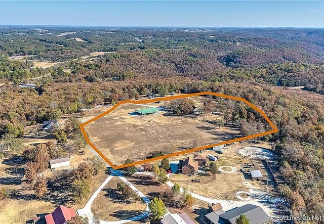 14620 Ravenwood Lane, Garfield, AR 72732